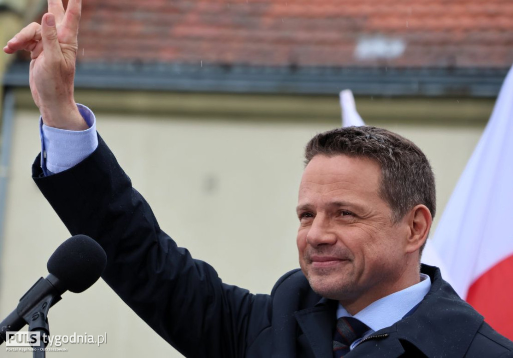 Rafał Trzaskowski na kępińskim rynku