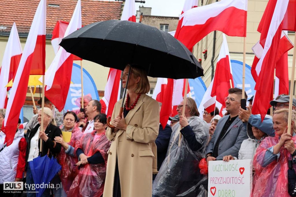 Rafał Trzaskowski na kępińskim rynku