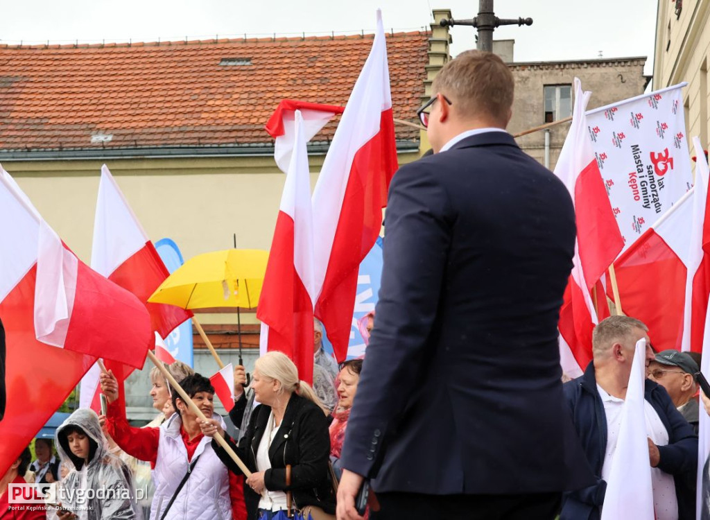 Rafał Trzaskowski na kępińskim rynku