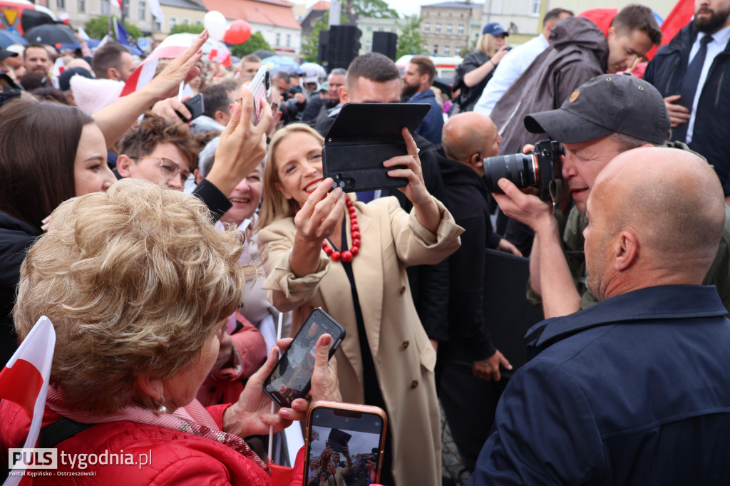 Rafał Trzaskowski na kępińskim rynku