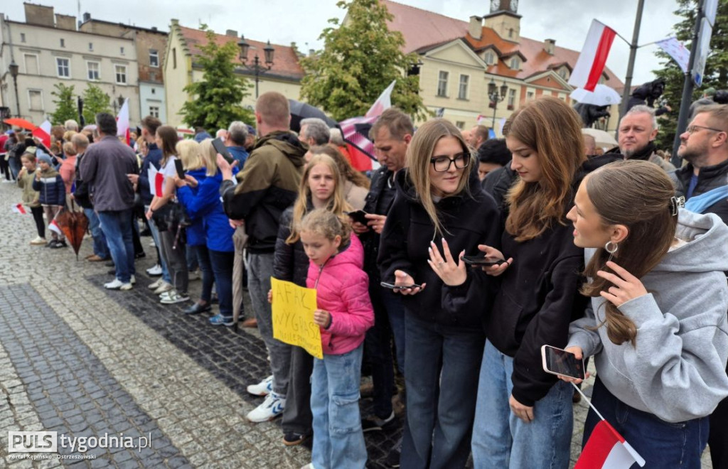 Rafał Trzaskowski na kępińskim rynku
