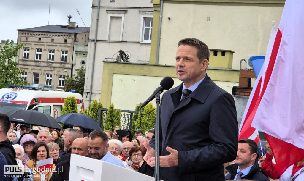 Rafał Trzaskowski na kępińskim rynku