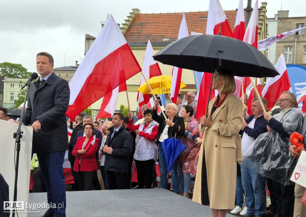 Rafał Trzaskowski na kępińskim rynku