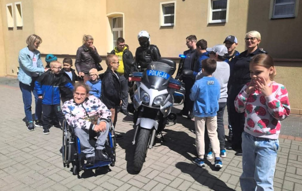 Dzieciaki odwiedziły Komendę