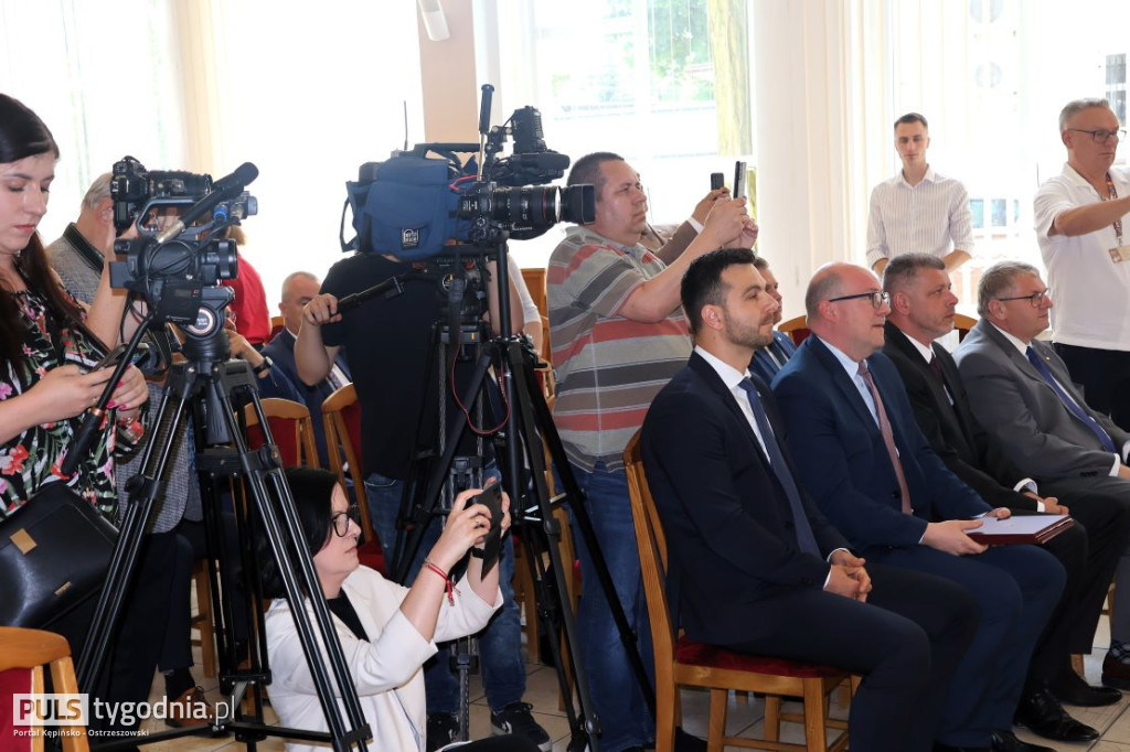 Podpisanie umowy na budowę drogi S11 Kępno-Przygodzice