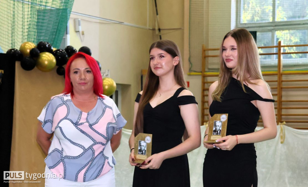 Pożegnanie absolwentów szkoły w Kraszewicach