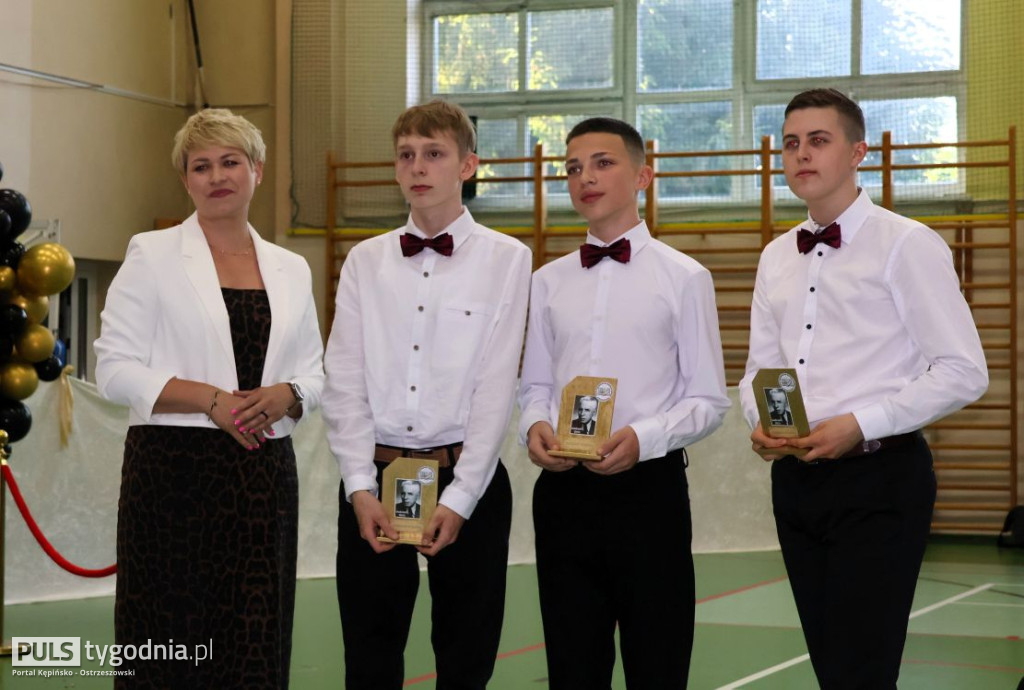 Pożegnanie absolwentów szkoły w Kraszewicach
