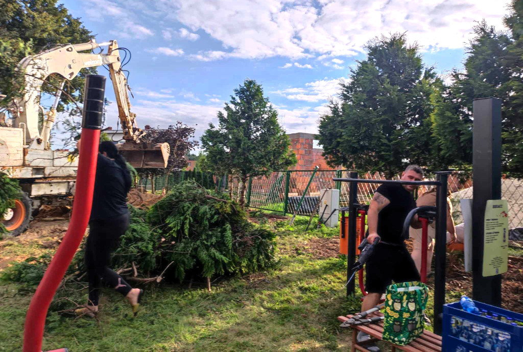 Przygotowali teren pod plac zabaw
