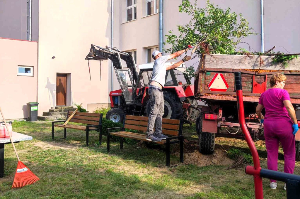 Przygotowali teren pod plac zabaw