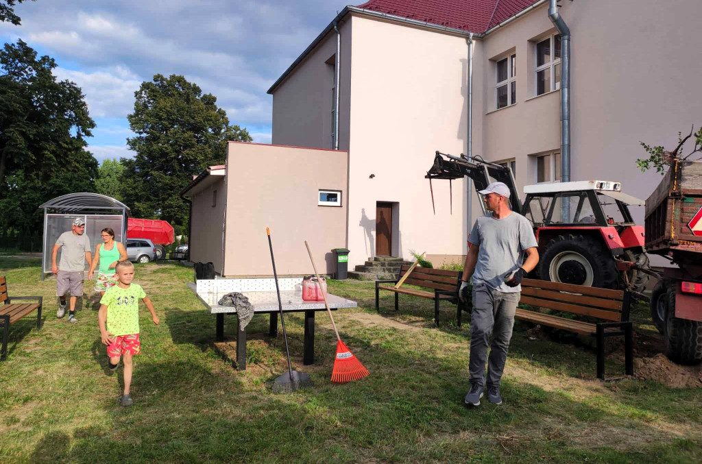 Przygotowali teren pod plac zabaw