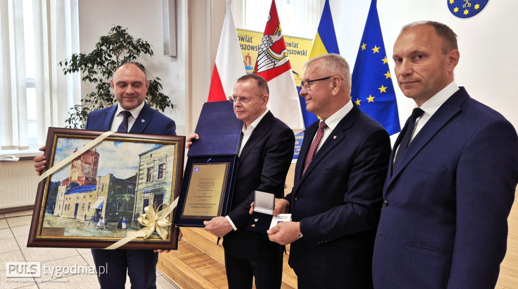 Zdzisław Poprawa Zasłużony dla Powiatu