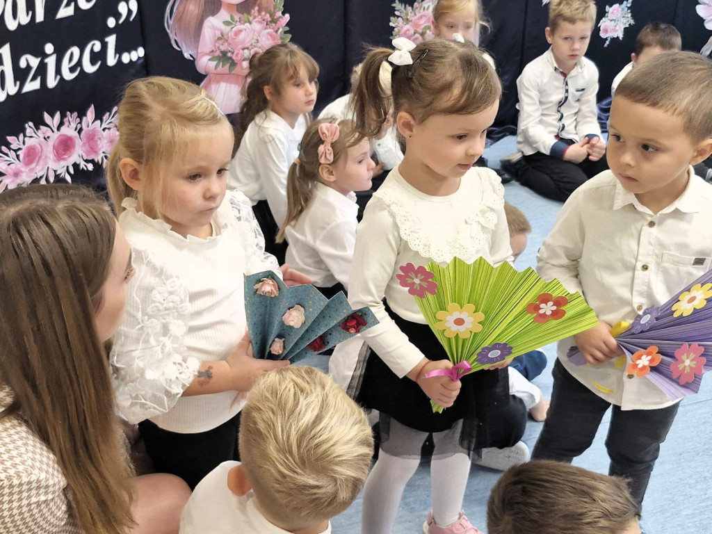Dzień Nauczyciela w Przedszkolu w Grabowie
