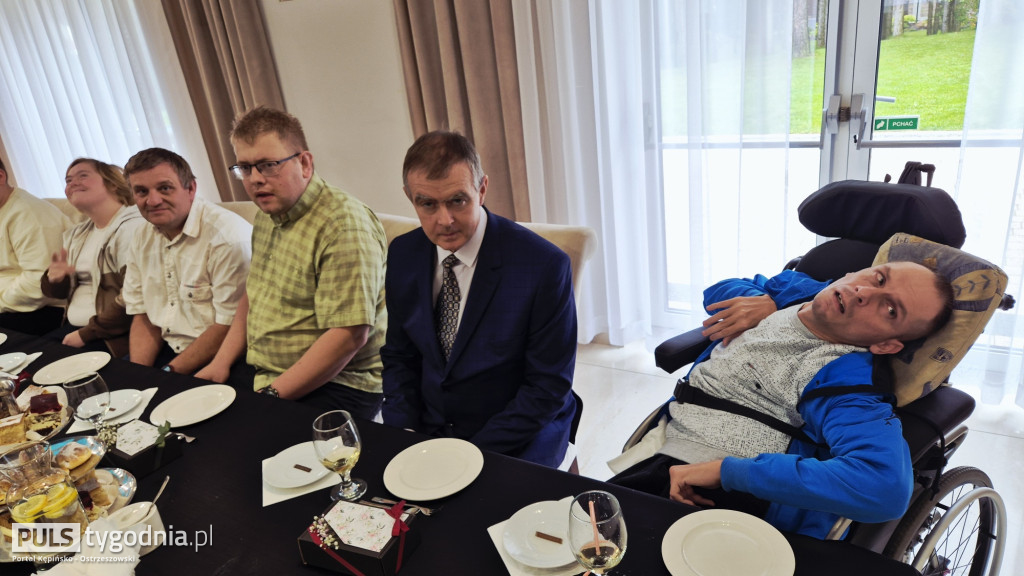 Nowy samochód dla WTZ w Kuźnicy Grab.