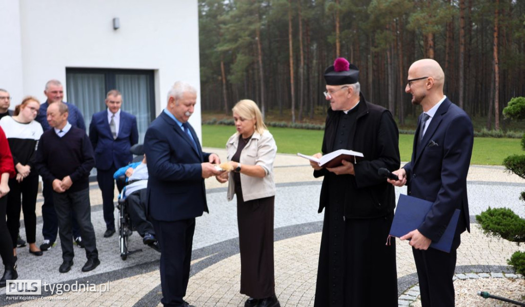 Nowy samochód dla WTZ w Kuźnicy Grab.