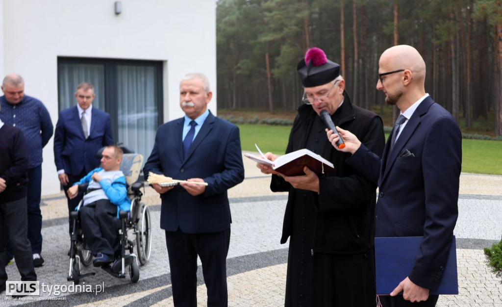 Nowy samochód dla WTZ w Kuźnicy Grab.