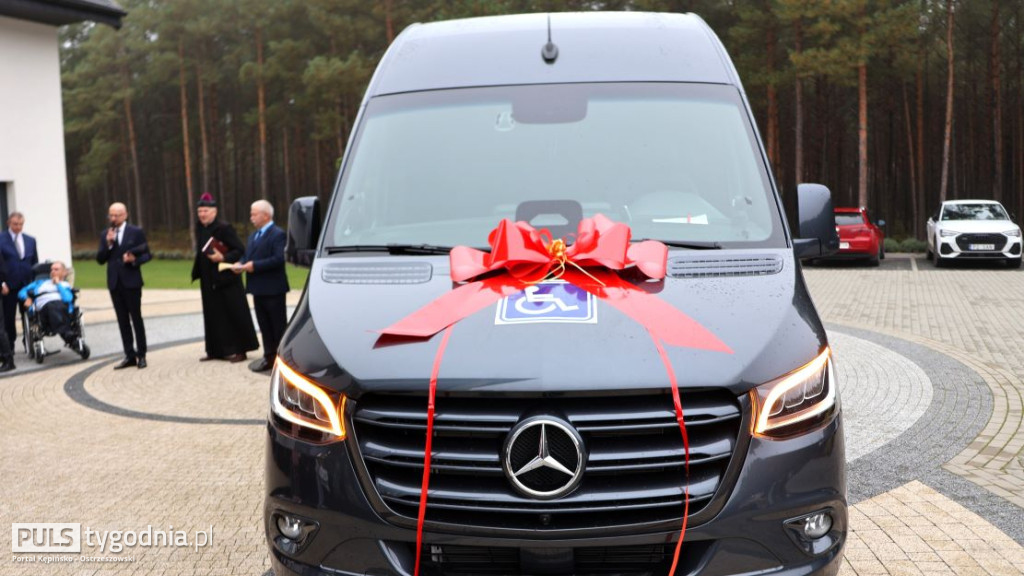 Nowy samochód dla WTZ w Kuźnicy Grab.