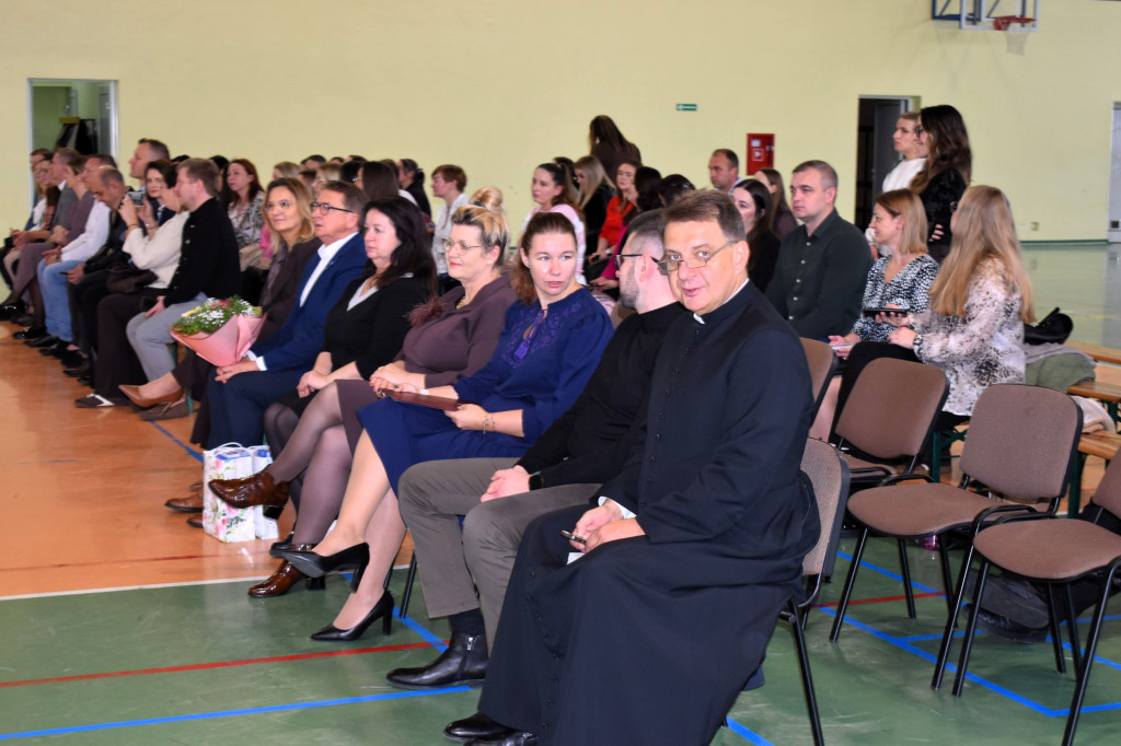 Pasowanie pierwszaków w Doruchowie