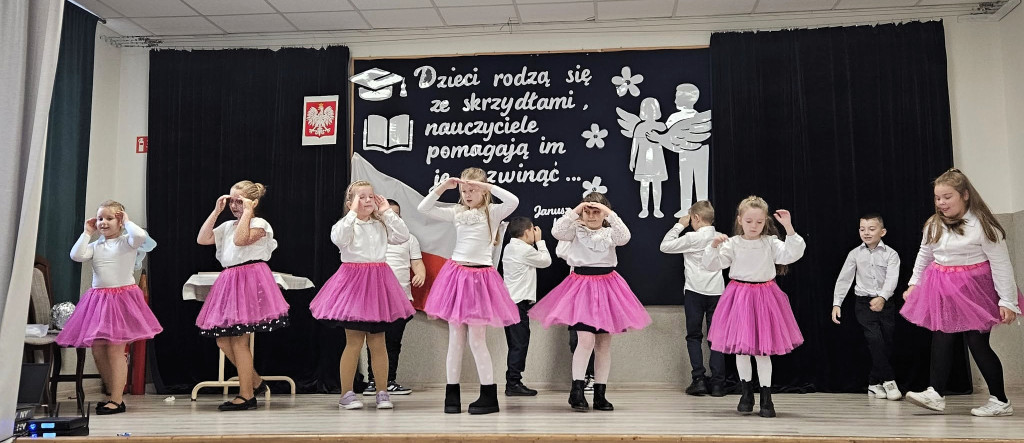 Dzień Edukacji Narodowej w szkole w Bukownicy