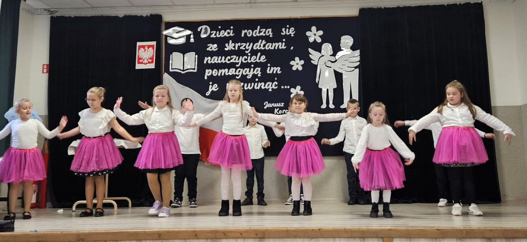 Dzień Edukacji Narodowej w szkole w Bukownicy