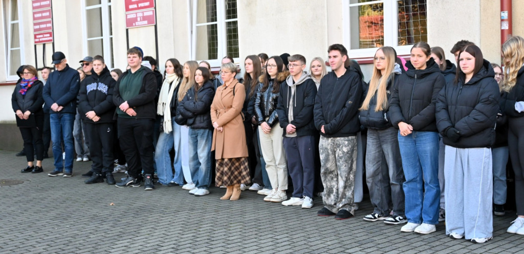 Na skwerze im. Zbyszka Szmaja odsłonięto tablicę