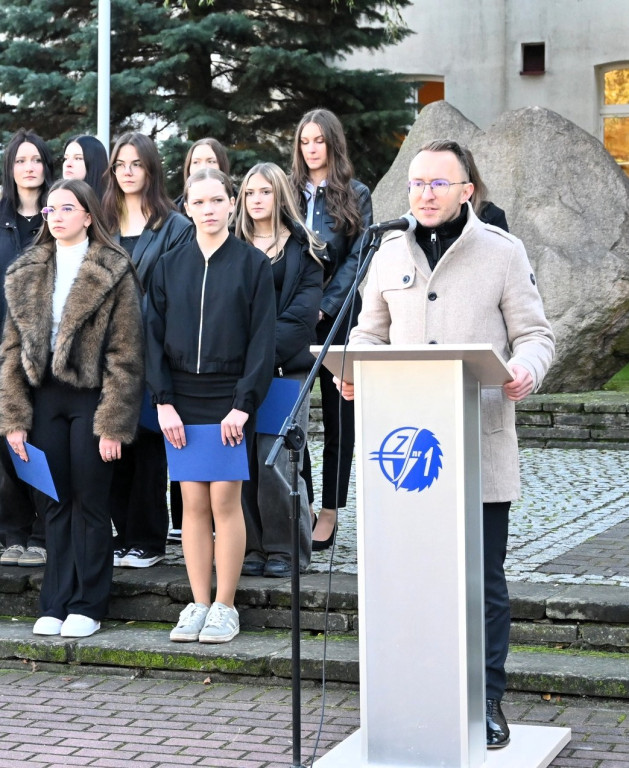 Na skwerze im. Zbyszka Szmaja odsłonięto tablicę