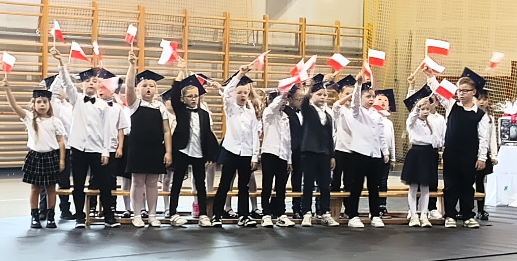 Ślubowanie pierwszoklasistów w Mikstacie