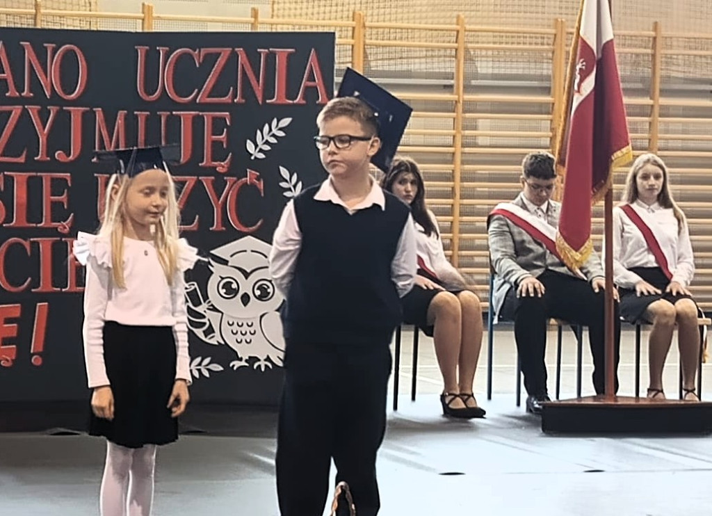 Ślubowanie pierwszoklasistów w Mikstacie