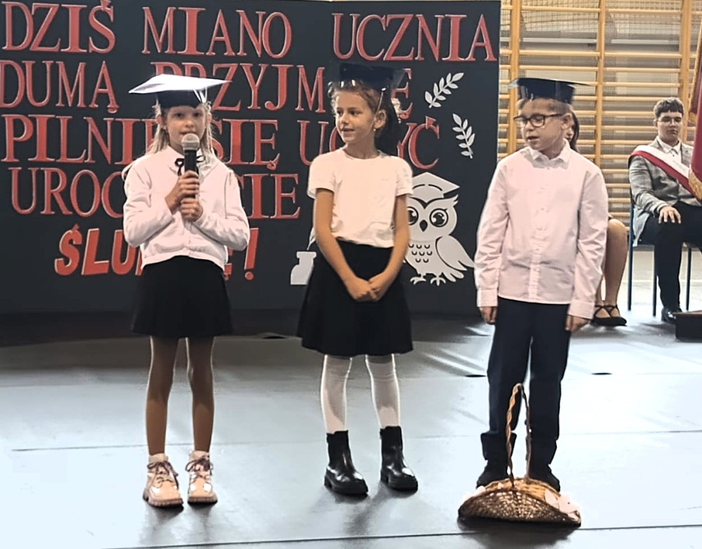 Ślubowanie pierwszoklasistów w Mikstacie