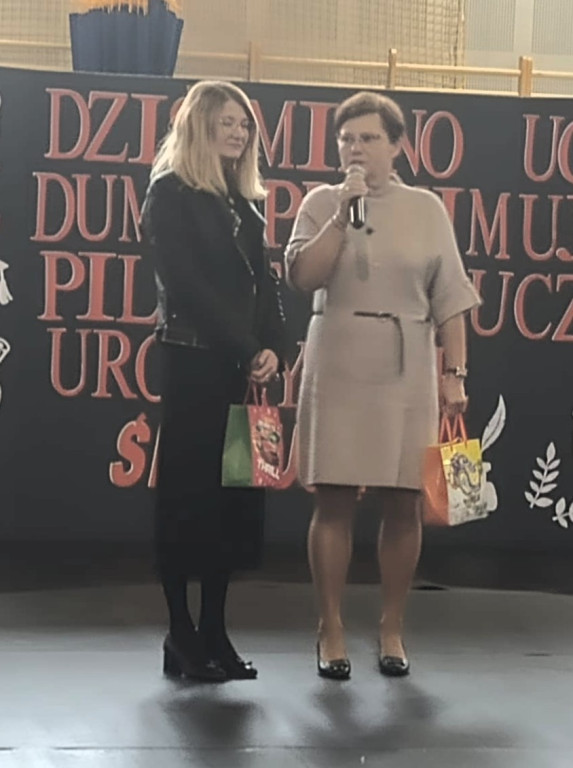 Ślubowanie pierwszoklasistów w Mikstacie