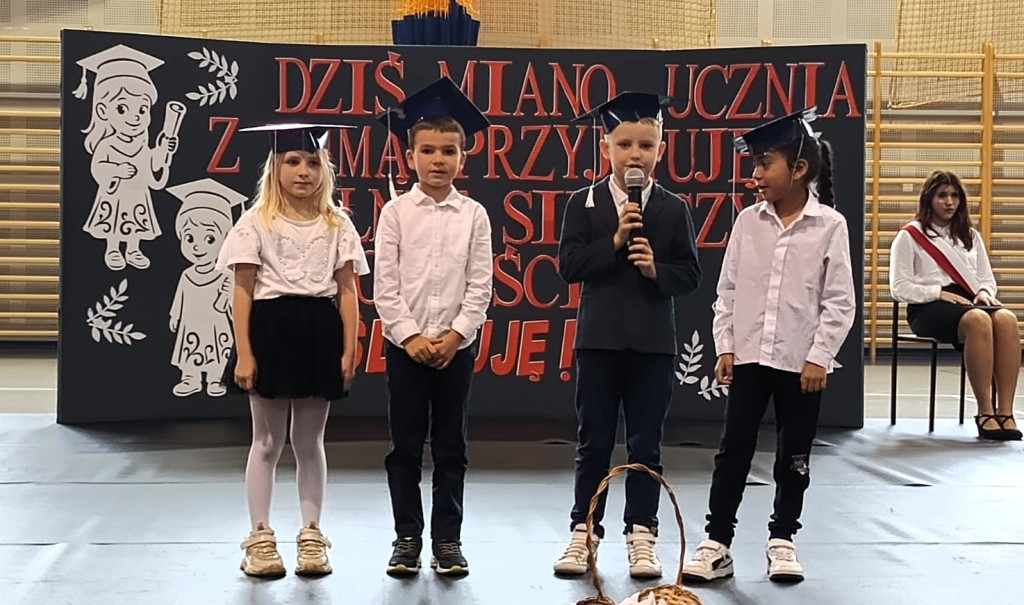 Ślubowanie pierwszoklasistów w Mikstacie