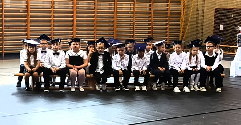 Ślubowanie pierwszoklasistów w Mikstacie