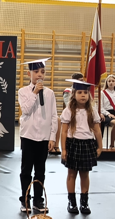 Ślubowanie pierwszoklasistów w Mikstacie