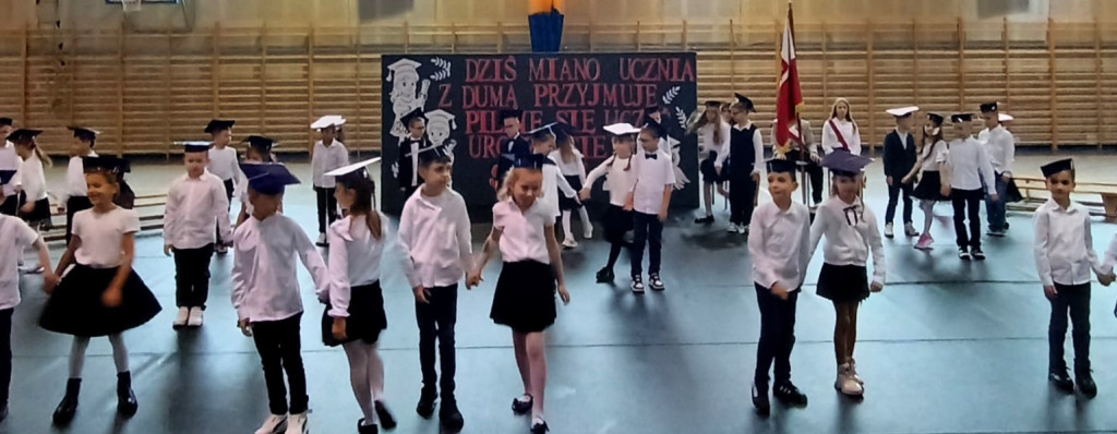 Ślubowanie pierwszoklasistów w Mikstacie