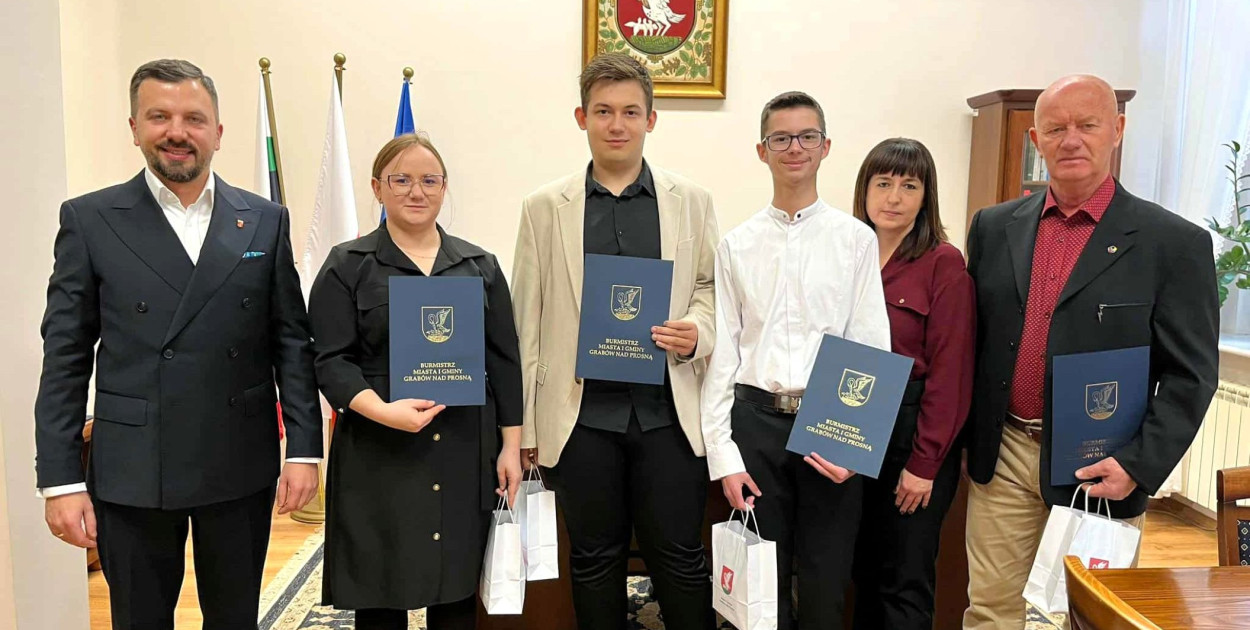 Spotkanie burmistrza z mistrzami karate