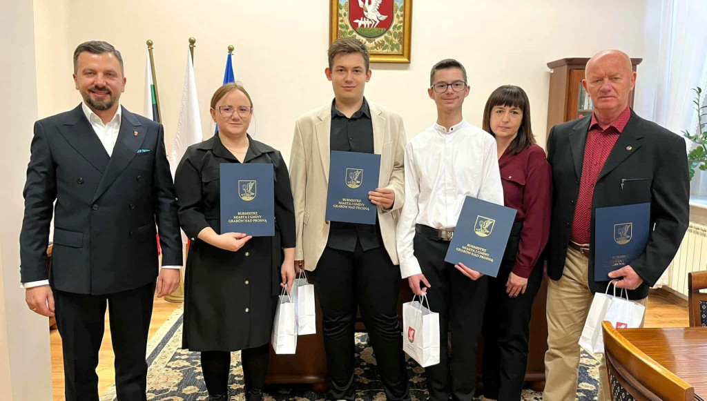 Spotkanie burmistrza z mistrzami karate