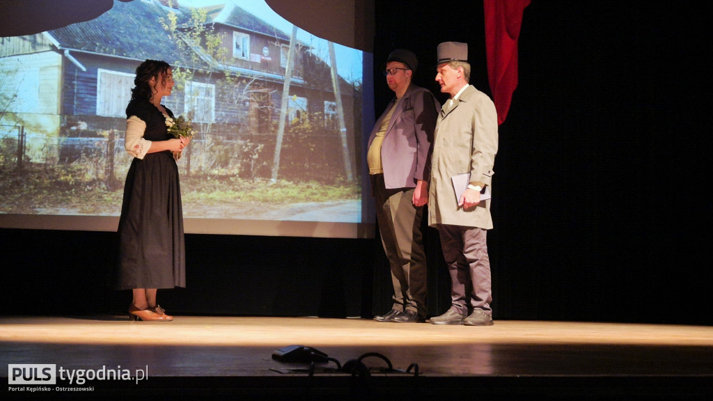 Wystawili spektakl ,,W cieniu wojen\'\'