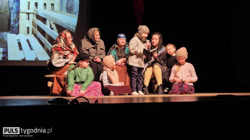 Wystawili spektakl ,,W cieniu wojen\'\'