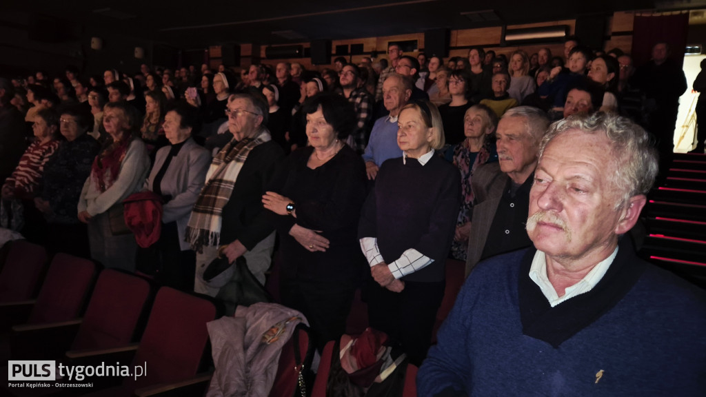 Wystawili spektakl ,,W cieniu wojen\'\'