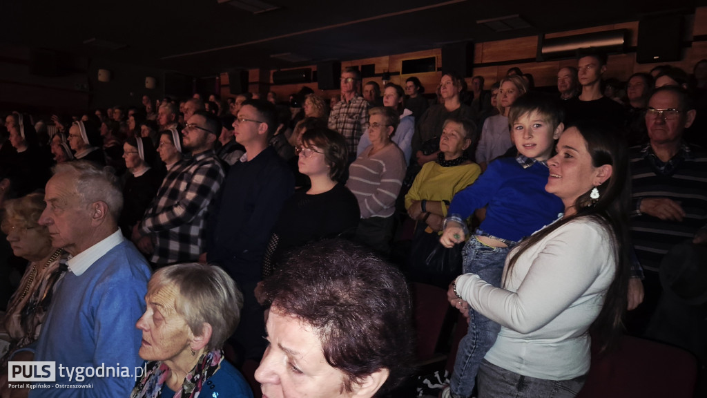 Wystawili spektakl ,,W cieniu wojen\'\'