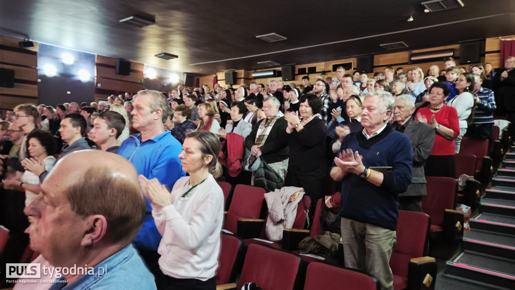 Wystawili spektakl ,,W cieniu wojen\'\'