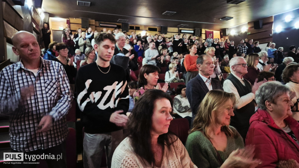 Wystawili spektakl ,,W cieniu wojen\'\'