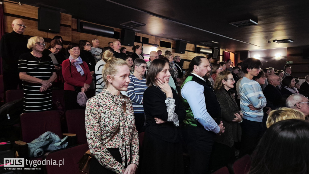 Wystawili spektakl ,,W cieniu wojen\'\'