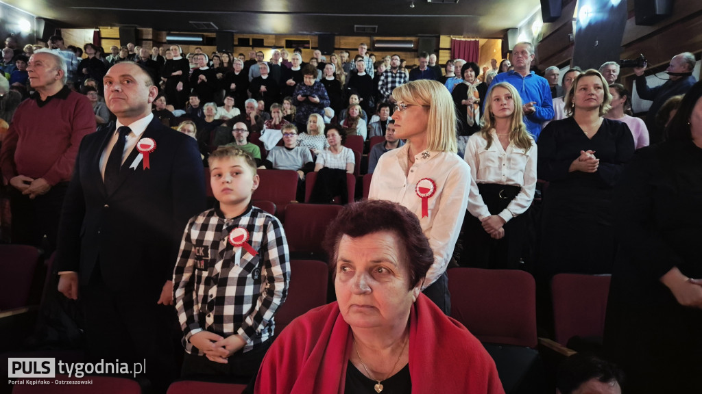 Wystawili spektakl ,,W cieniu wojen\'\'