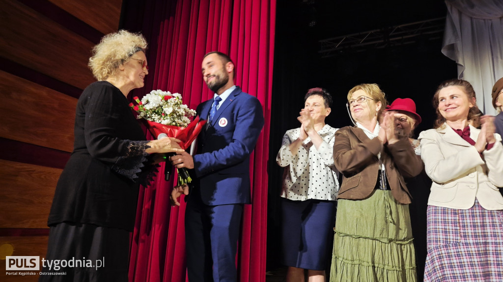 Wystawili spektakl ,,W cieniu wojen\'\'