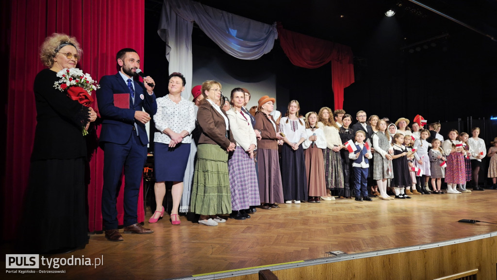 Wystawili spektakl ,,W cieniu wojen\'\'