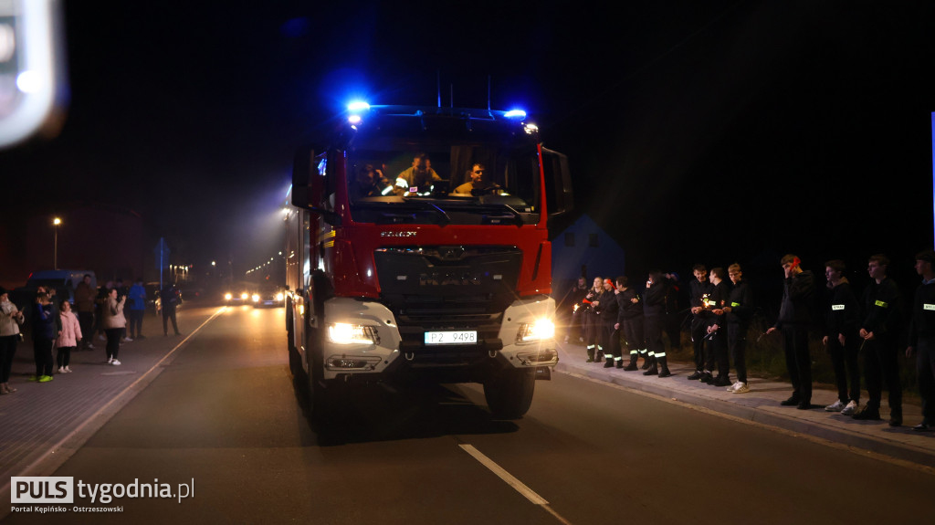 Powitali nowy wóz bojowy