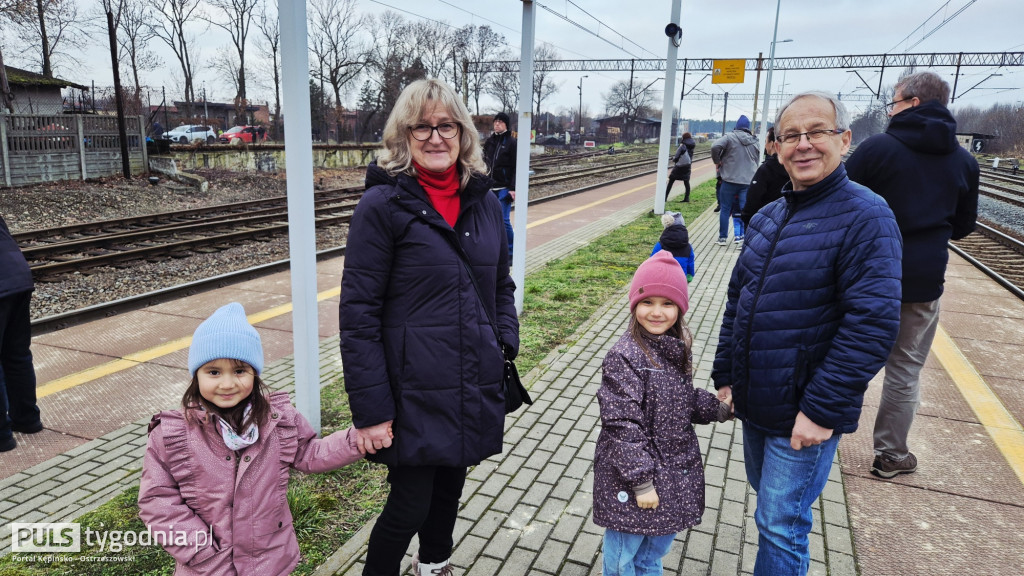Historyczny pociąg wjechał na stację Ostrzeszów