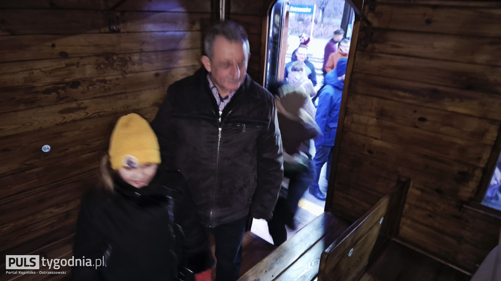 Historyczny pociąg wjechał na stację Ostrzeszów