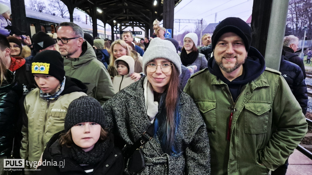 Historyczny pociąg wjechał na stację Ostrzeszów