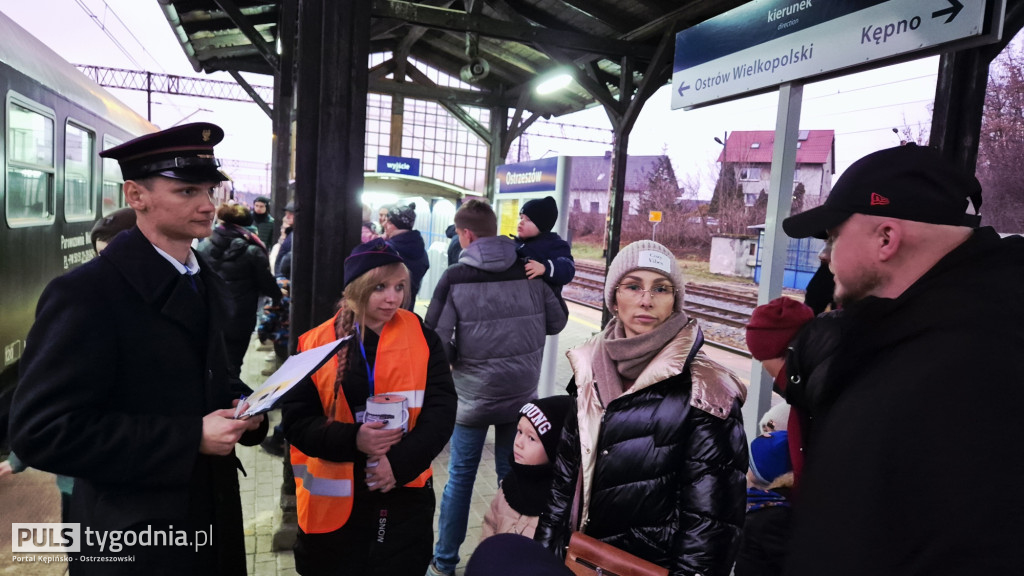 Historyczny pociąg wjechał na stację Ostrzeszów